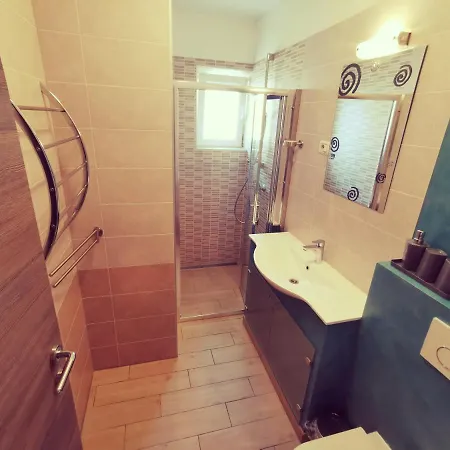 Haus Maro شقة
