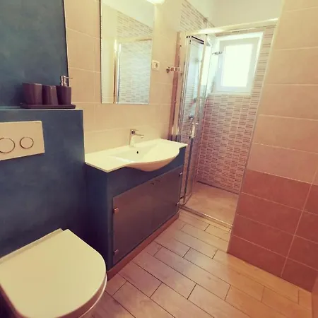 Haus Maro شقة