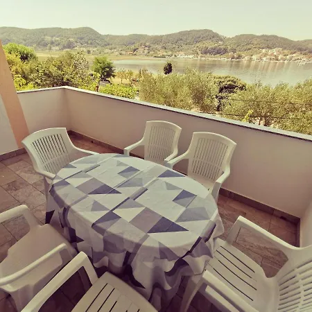 Haus Maro Apartament Supetarska Draga
