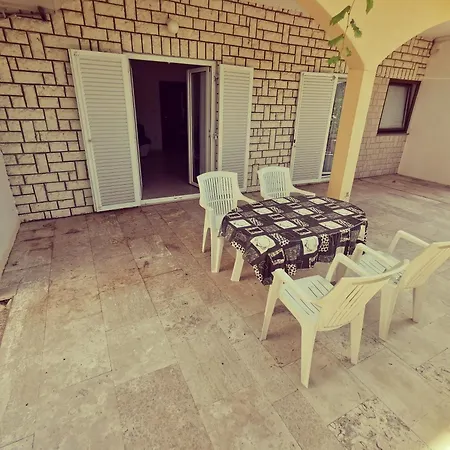 Apartment Haus Maro