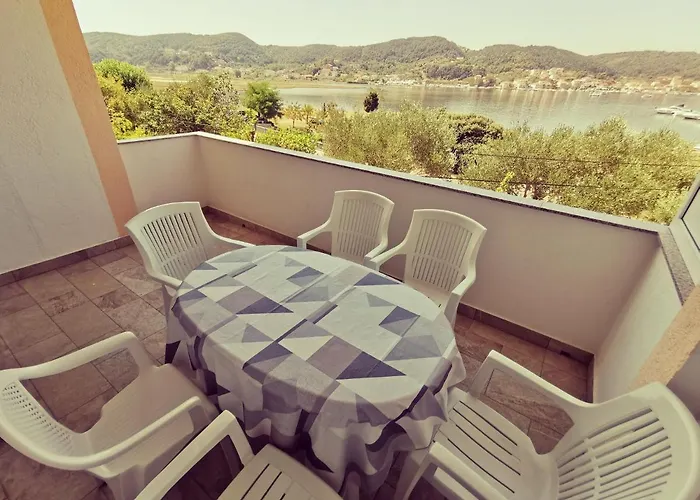 Haus Maro Apartament Supetarska Draga